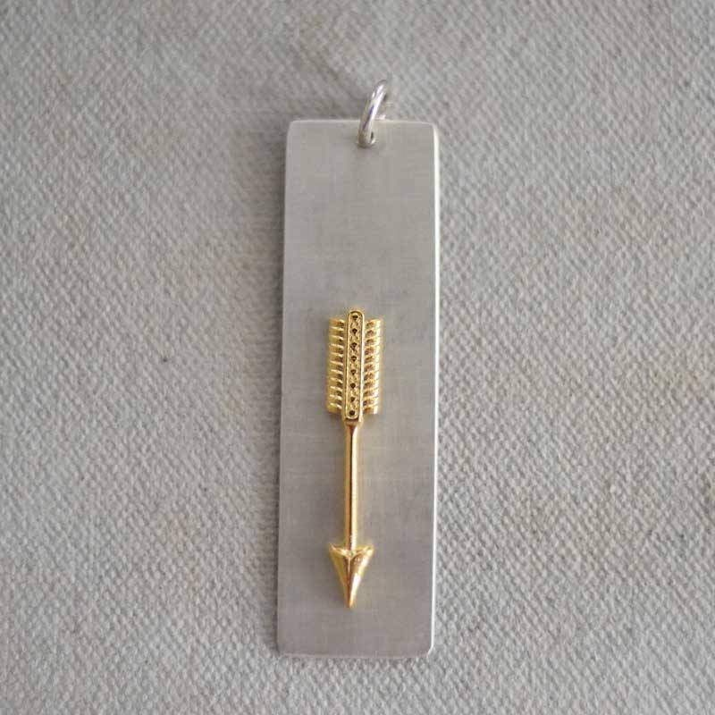 Arrow Plate Charm  (L)