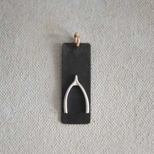 Wishbone Charm Black